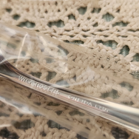 Vintage Oneida Lady Catherine Silverware - Picture 4 of 11